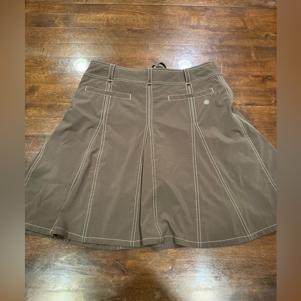 Athleta Whatever Skort in brown/khaki/white stitching - Size 10 - Picture 7 of 9